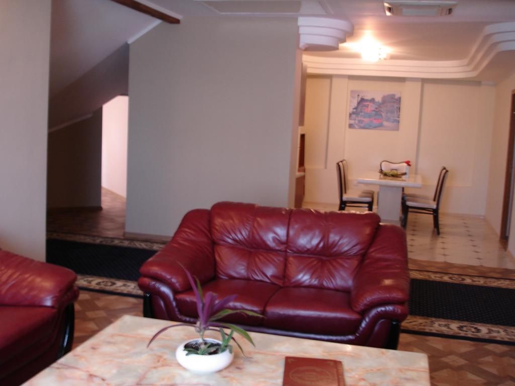 Chernivtsi Apartments Ngoại thất bức ảnh