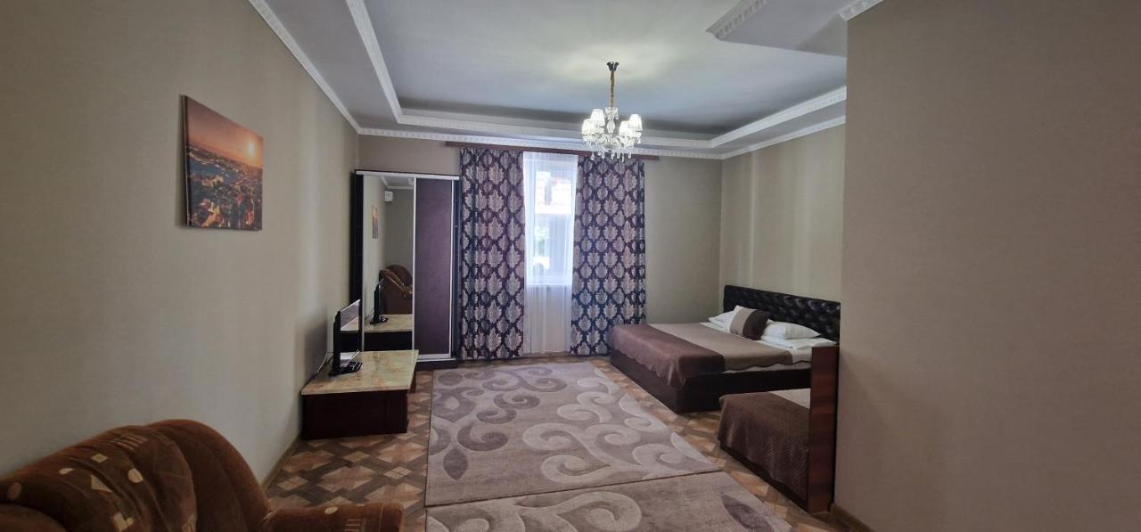 Chernivtsi Apartments Ngoại thất bức ảnh