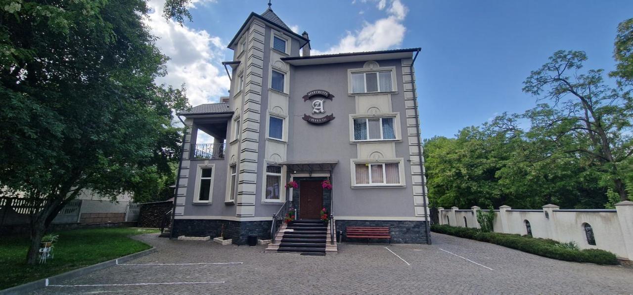 Chernivtsi Apartments Ngoại thất bức ảnh