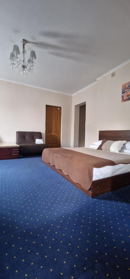 Chernivtsi Apartments Ngoại thất bức ảnh