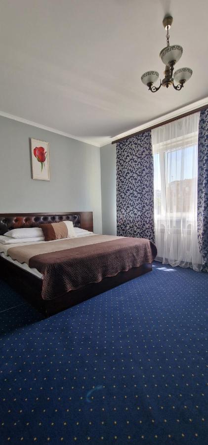 Chernivtsi Apartments Ngoại thất bức ảnh