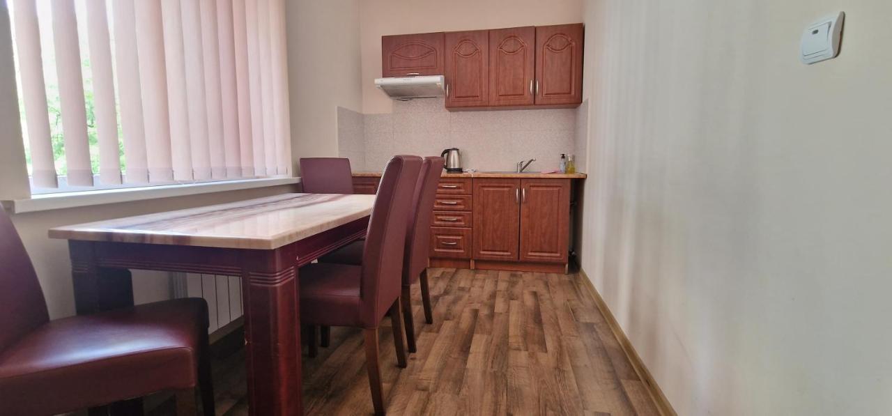 Chernivtsi Apartments Ngoại thất bức ảnh