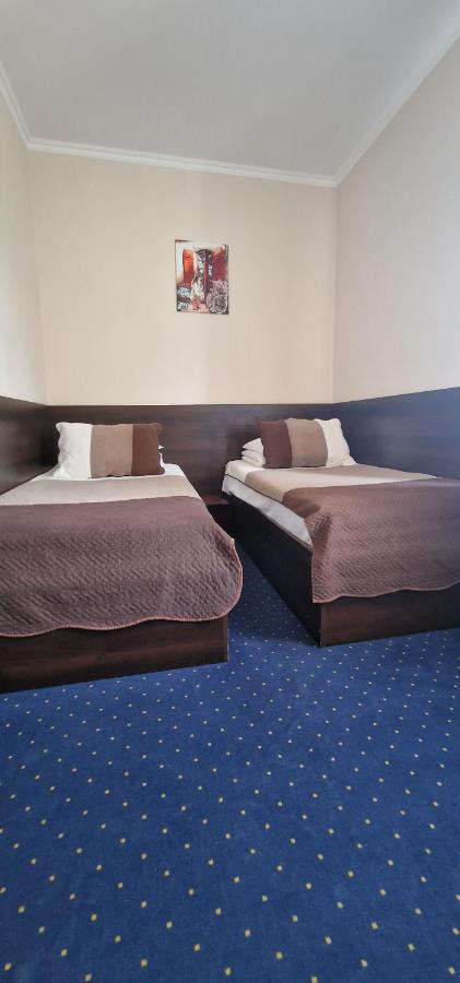 Chernivtsi Apartments Ngoại thất bức ảnh