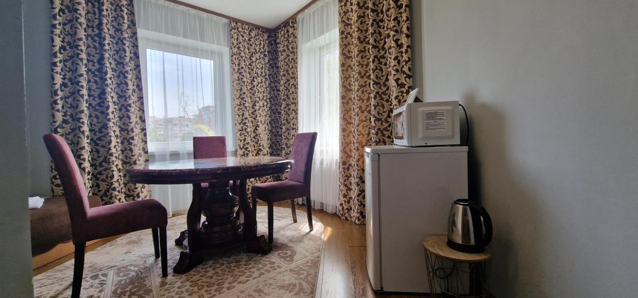 Chernivtsi Apartments Ngoại thất bức ảnh
