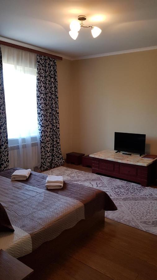 Chernivtsi Apartments Ngoại thất bức ảnh